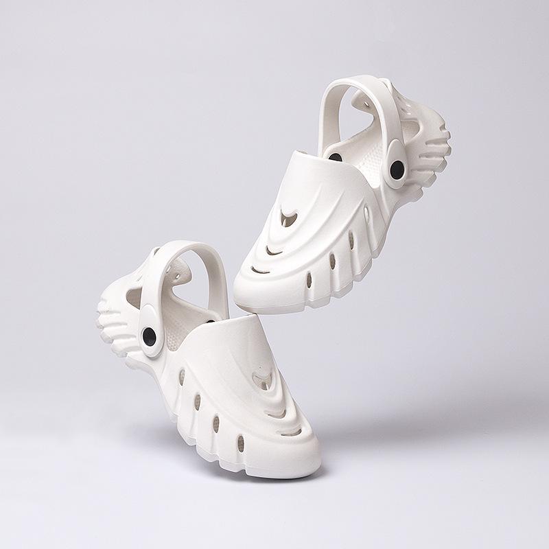 Fashion 2025 Summer Couple's Breathable Sandals Lightweight Hollow-Out Garden Non-Slip Beach Sandals for Men Women Outdoor Casual Wear
