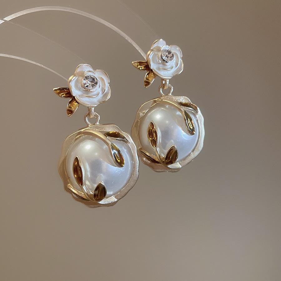 Elegant Pearl Petal Tassel Earrings - High-End, Versatile Design with a Touch of Luxury