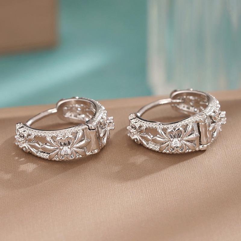 1 Pair, Stylish, Inlaid with Synthetic Zircon, Hollow Flower Earrings