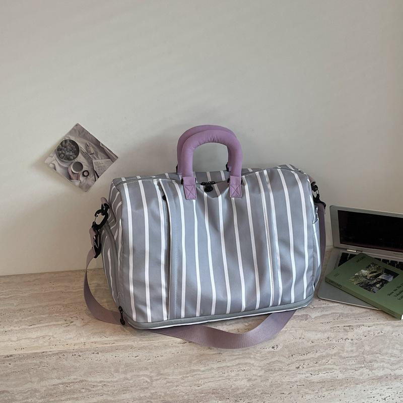 Colorful Lightweight Large-Capacity Travel and Fitness Handbag
