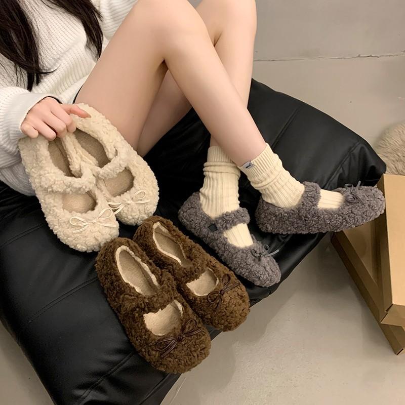 Women Flats Shoes Comfort Round Toe Soft Sole Shoes Outdoor Warm Short Plush Shoes For Winter