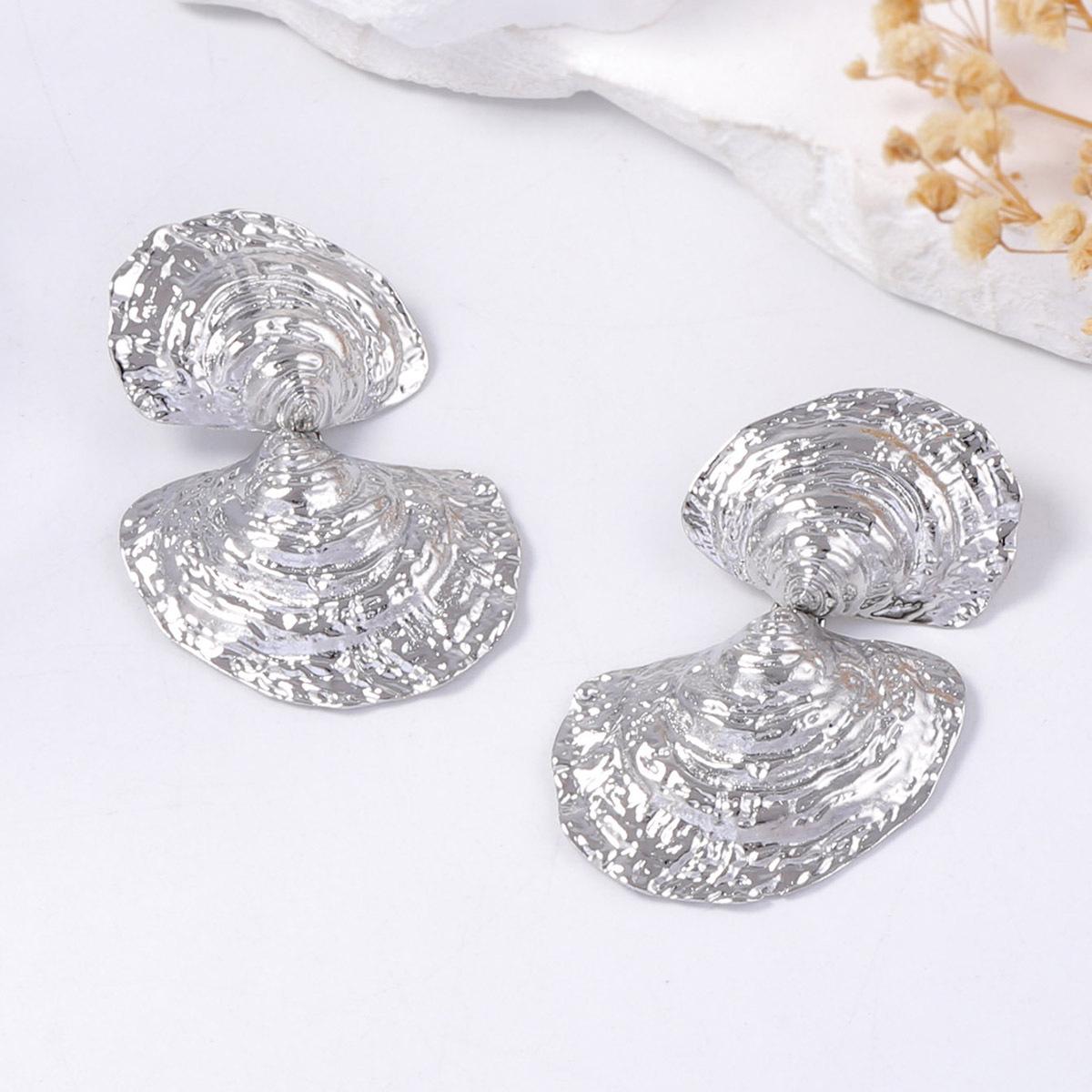 

Personalized retro trend, light luxury style, design sense, alloy double shell-shaped earrings, beach vacation accessories