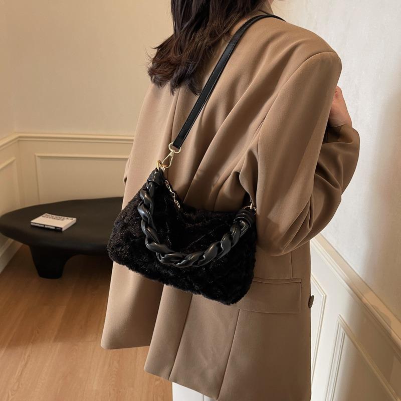 Autumn and Winter Plush Portable Pillow Bag Women's New Autumn and Winter Niche Design Plush Shoulder Messenger Bag