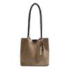 Large-capacity bags women's autumn and winter versatile 2025 new simple shoulder bags are popular this year, textured commuter tote bags