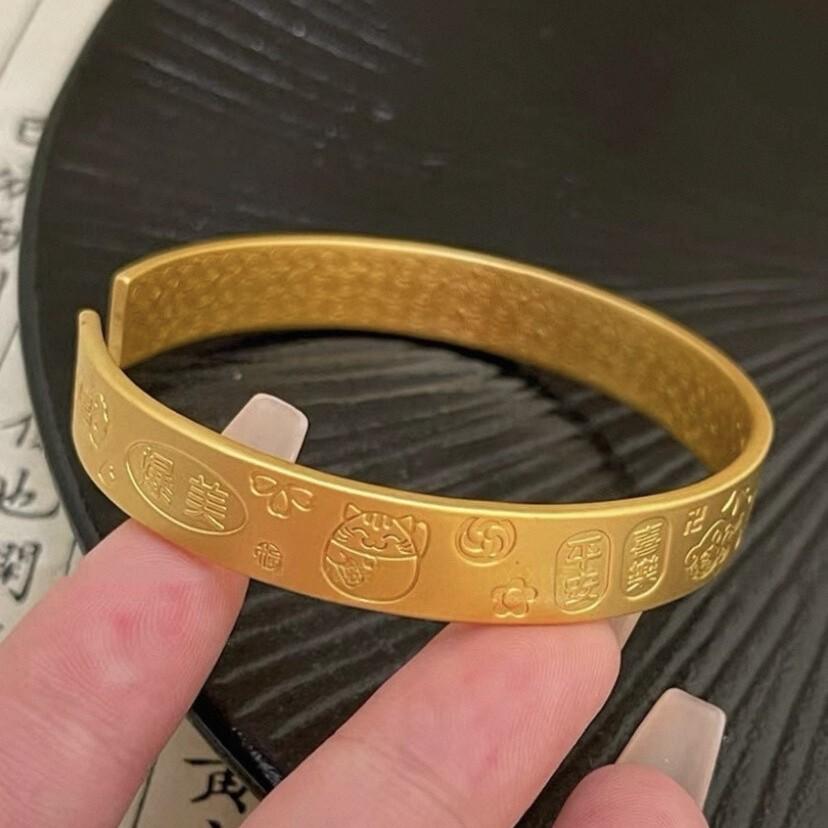 Dingdang Lucky Cat Auspicious Words Open Bracelet Niche Light Luxury High-end Bracelet Accessories