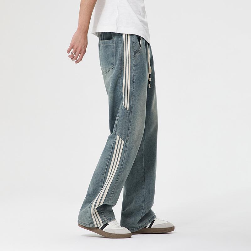 JYL The new jeans have three stripes. Men's elastic belts are wide and straight every day.