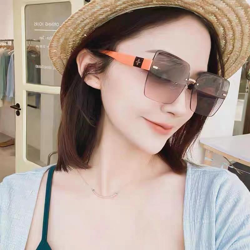 2024 High-End Women's Anti-UV Sunglasses for Driving - Stylish Big Face Slimming Design