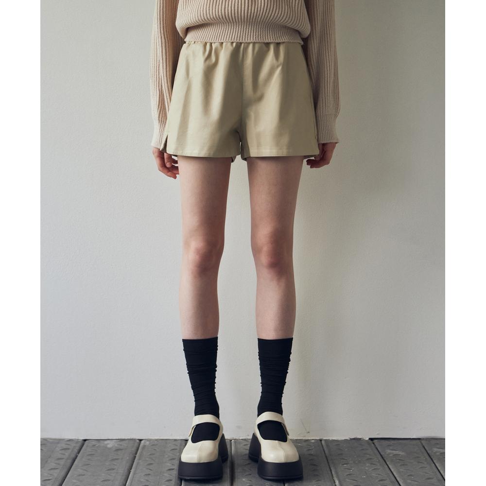 

NICKNICOLE BANDING LEATHER HALF PANTSBEIGE