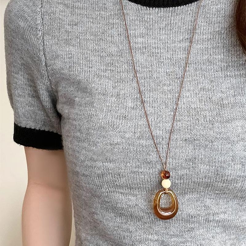 Brown Circle Woven Rope Necklace Women'S Minimalist  Cold Tone Vintage Style Resin Material Necklace Accessory