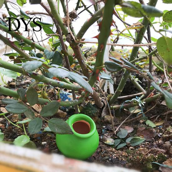 Easy-to-use Plant Hydration Tool 4 Pcs Watering Drippers Terracotta Self-Watering Stakes Long Lasting Self-watering Clay Ball-shaped Emitter