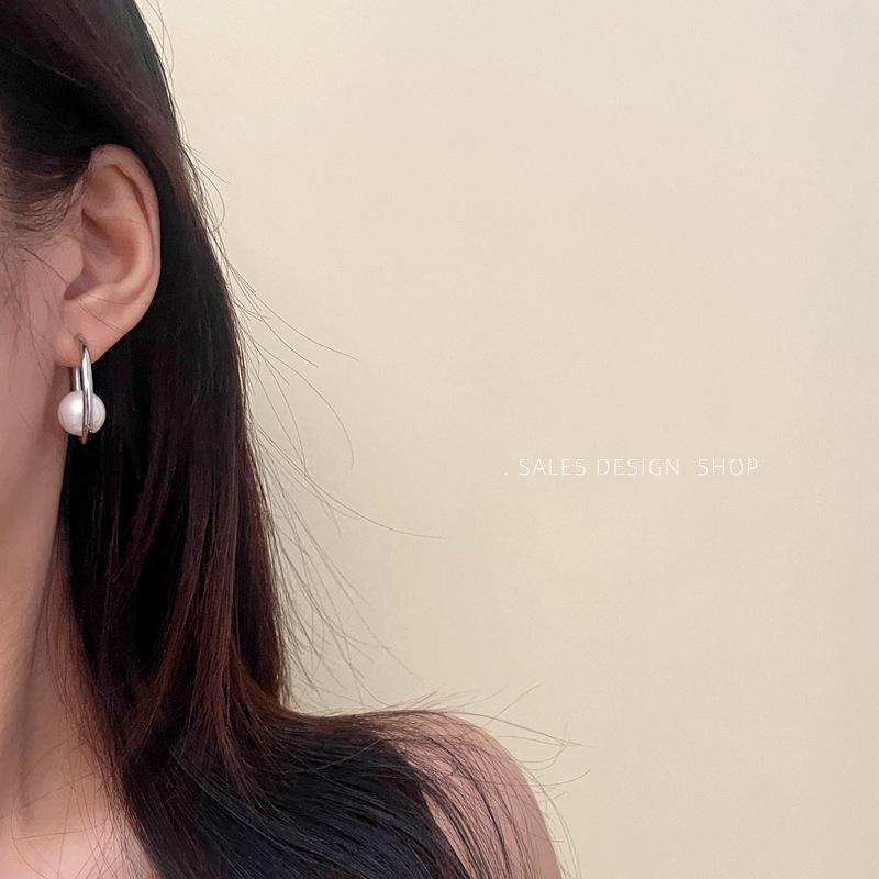 Spring Minimalist Pearl Hoop Earrings - Versatile, Elegant Jewelry for Women