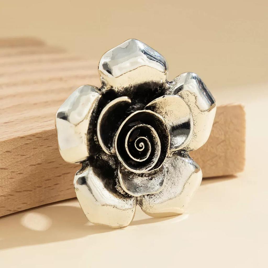 Ethnic style retro flower necklace female niche versatile flannel flower collar necklace