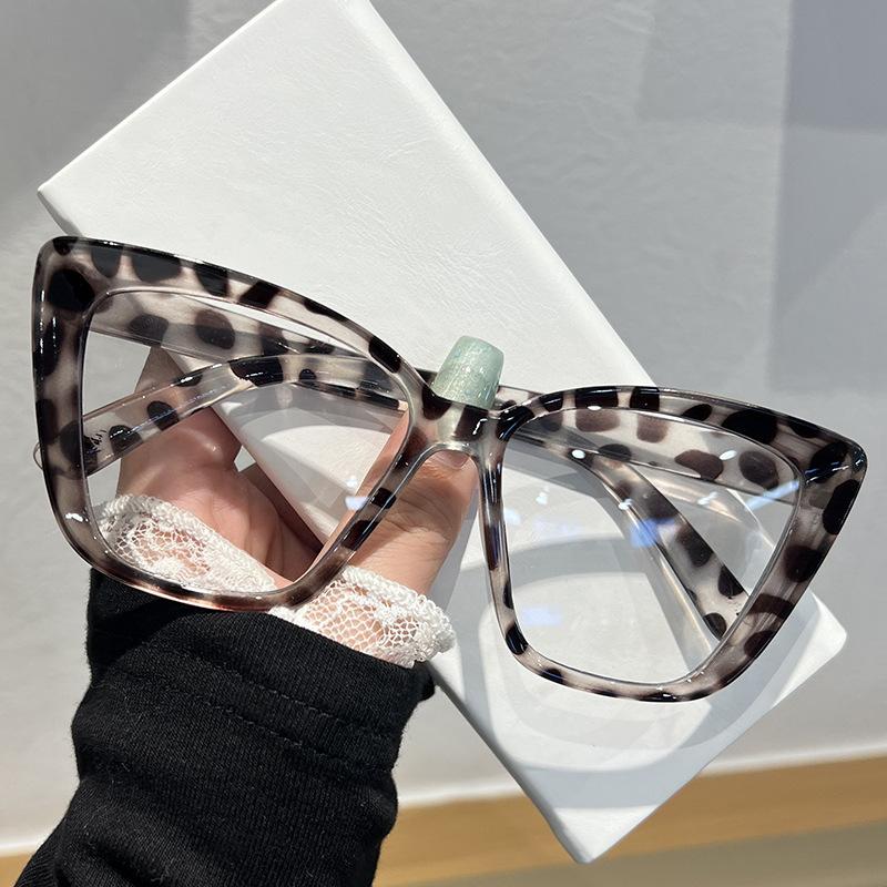 

Трендовые солнцезащитные очки «кошачий глаз» для женщин/мужчин, ретро квадратные солнцезащитные очки, новые очки с защитой UV400, летние оттенки, модные очки 1PC