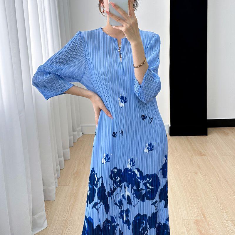 Minimalist printed dress temperament dress for women, high-end retro, comfortable and casual pleated skirt, summer new style