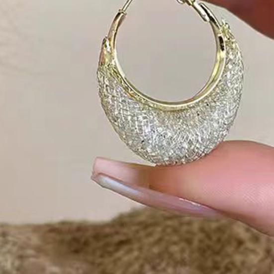 1 Paar Creolen für Damen, C-Form, ausgehöhltes Mesh-Design, glänzende Hängeohrringe aus Zirkonia