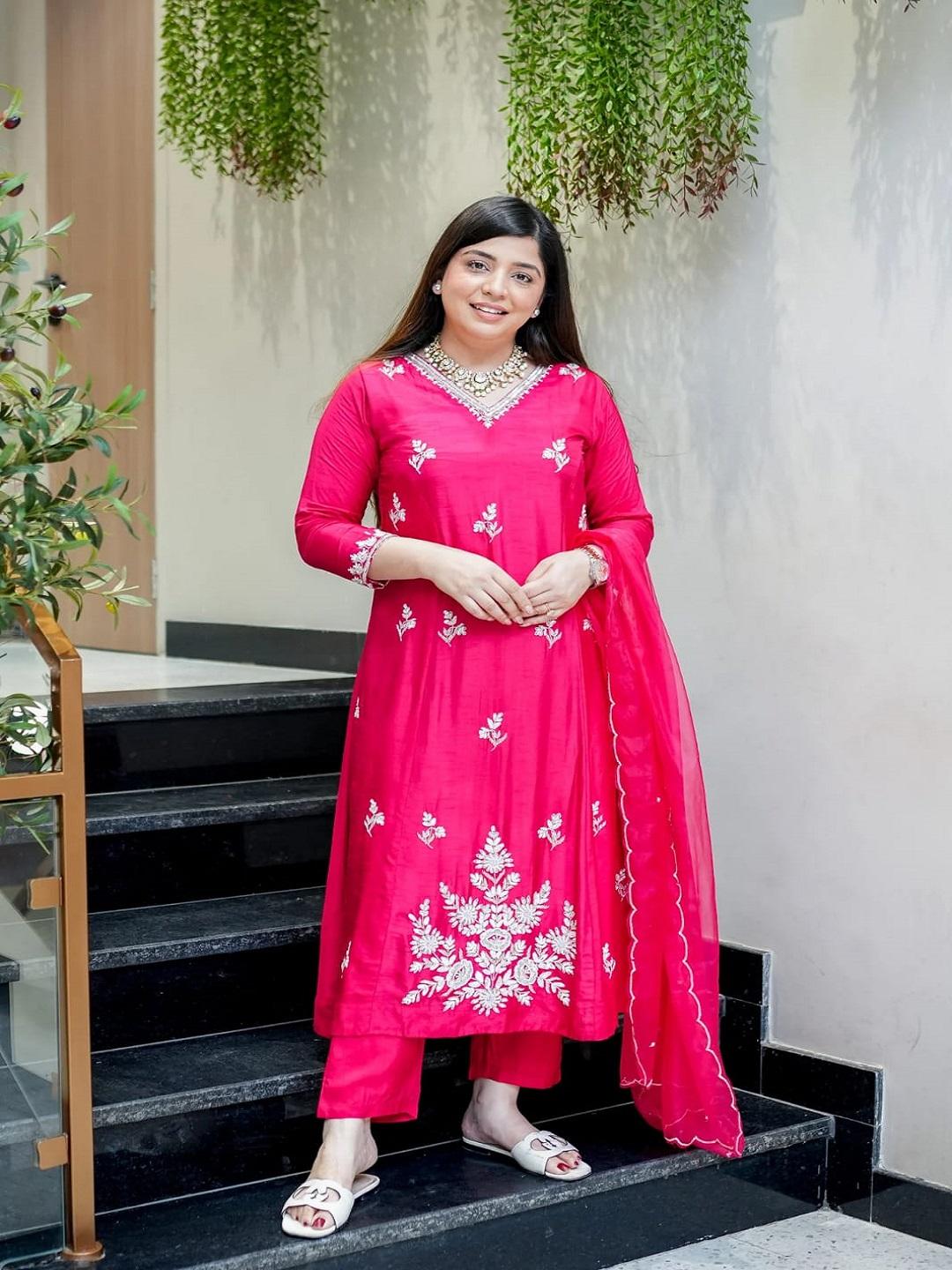Women Pink Embroidered Kurta Set with Dupatta – Festive Ethnic Party Wear S розовый