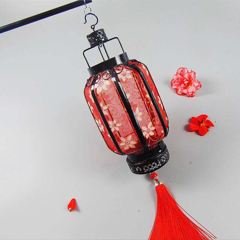 Hanfu Style Antique Handheld Lantern - Iron Art, Luminous Palace Lantern, Chinese Style Photography Prop, Flower Design