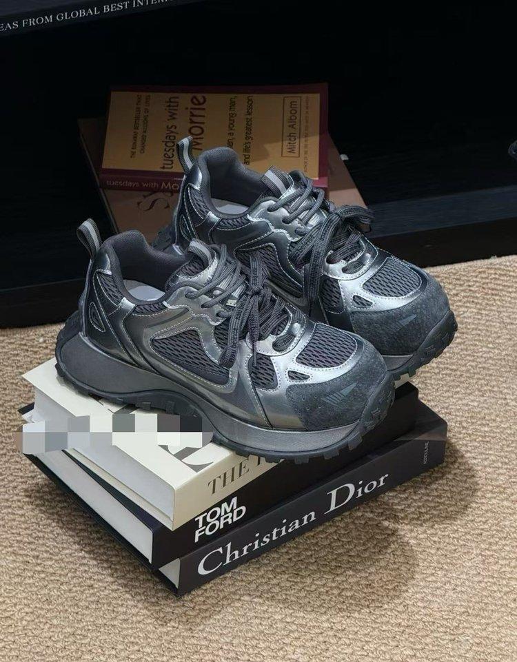 

Кроссовки папины туфли для девочки 2025 новая осень кожа толстая подошва ультралегкие мягкая подошва модные повседневные спортивные туфли ins трендовые туфли 40