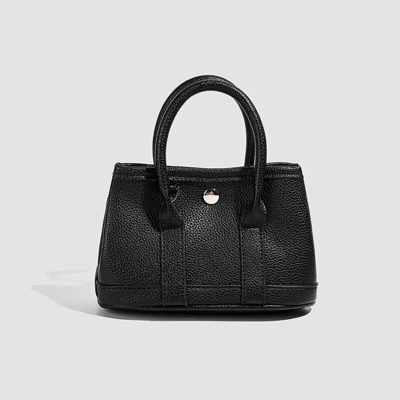 Casual Simple Small Bag Women's New Spring Niche Design Fashion Trend Shoulder Messenger Bag Bucket Bag