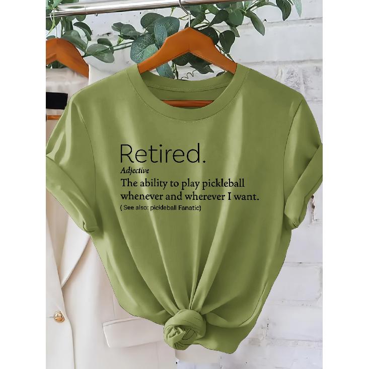 Tema Pensionamento Pickleball Chiamata in pensione in qualsiasi momento Divertimento con il Pickleball Stampa testuale alla moda Stile retrò Camicia a maniche corte da donna Casual per primavera ed estate
