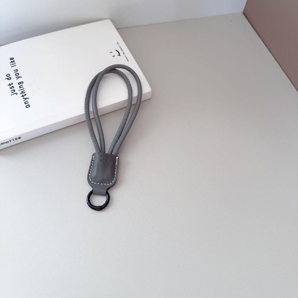In-Stock Two-Tone PU Leather Short Lanyard for Phone Cases, Handbags, and Keychains – Stylish, Personalized, Versatile.
