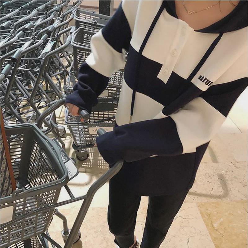 Stylish Cotton Maternity Suit: Belly-Concealing Hooded Pullover with Contrasting Colors