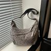Corduroy, niche largecapacity commuter tote bag women's new fashion shoulder messenger bag