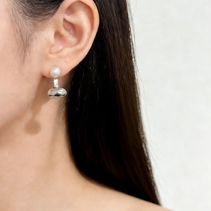 Two pearl small silver bean stud earrings women's earrings 2026 design sense high-end temperament earrings