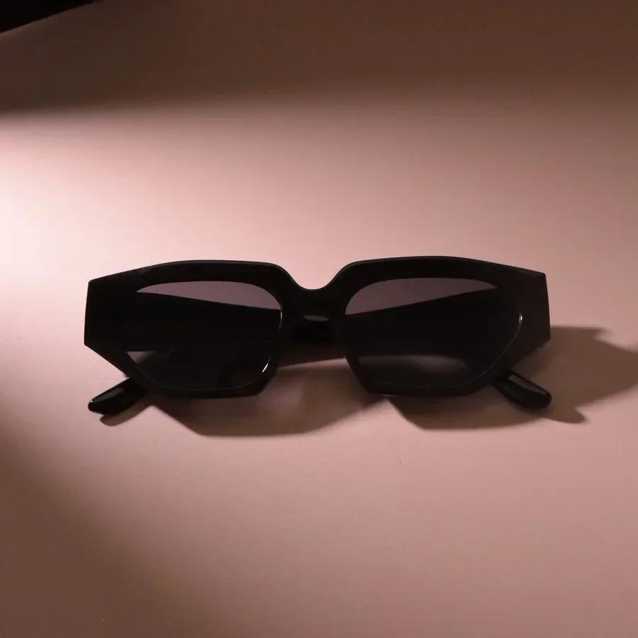 Fashion Small Sunglasses Women Men Cute Rectangle Designer Sun Glasses Male Female Stylish Travel Sun Glasses