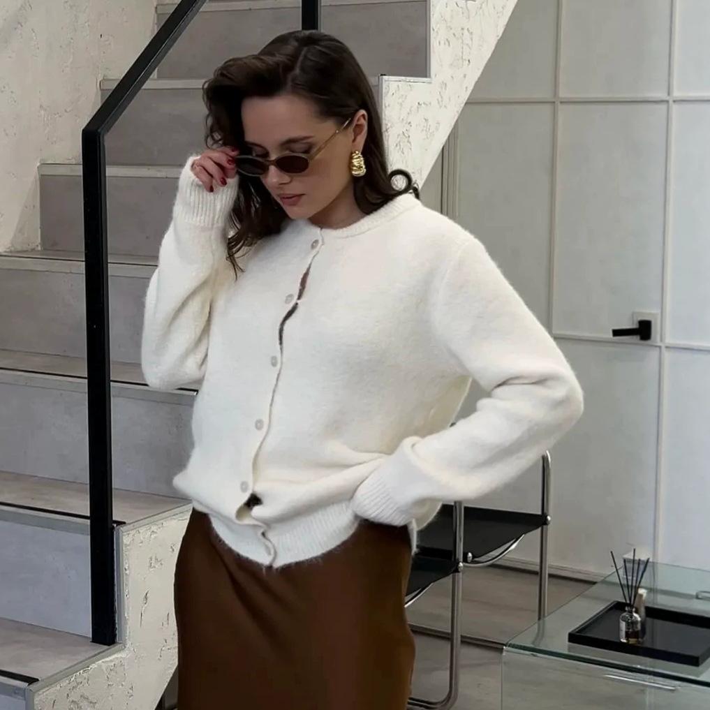 Europe and the United States hot-selling soft knitted cardigan women's 2026 new retro buckle gray sweater jacket ins wind