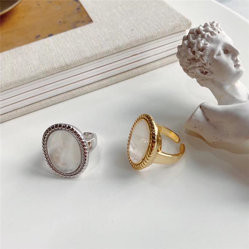 Dongdaemun 925 Sterling Silver Retro Gold-Plated Oval Shell Ring