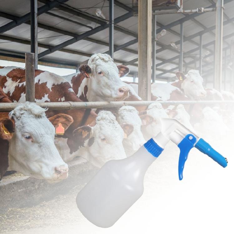 Professional Cattle Teat Cleaning Sprayer Bottle For Dairy Farm Cleaning And Herds Health Cow Medicated Bath Bottle