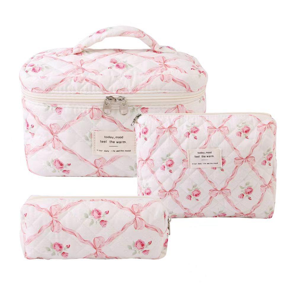 Hand-held makeup bag large capacity small floral storage bag portable quilted cotton fabric cute flowers travel bag