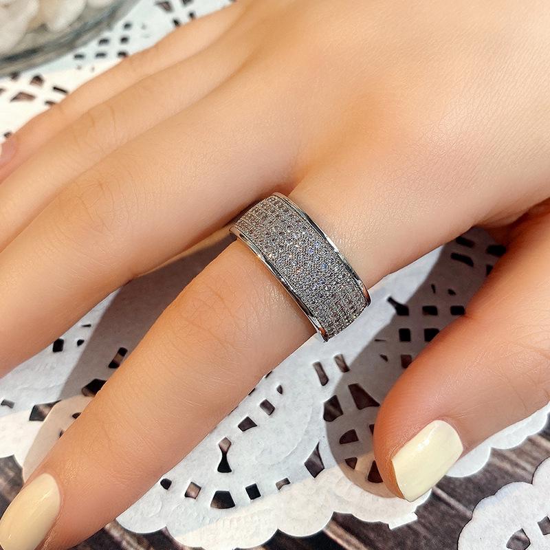 Cao Shi's Bestselling Five-Row Diamond Ring: Stylish Unisex Fashion Accessory
