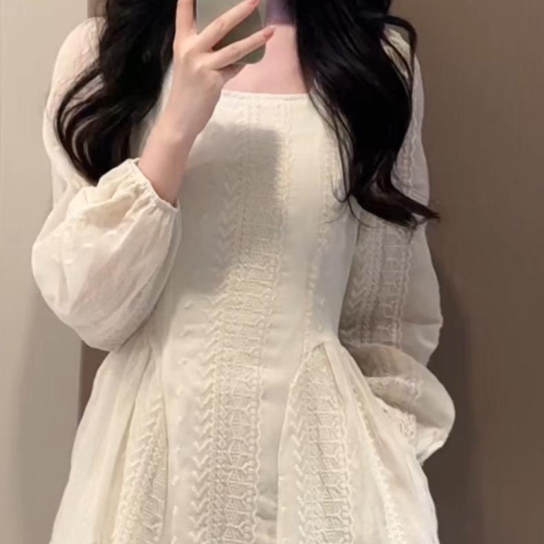 2025 Korean Style Square Neck Pear & Apricot Long Dress - Elegant Early Autumn Waist-Cinching Design for Women