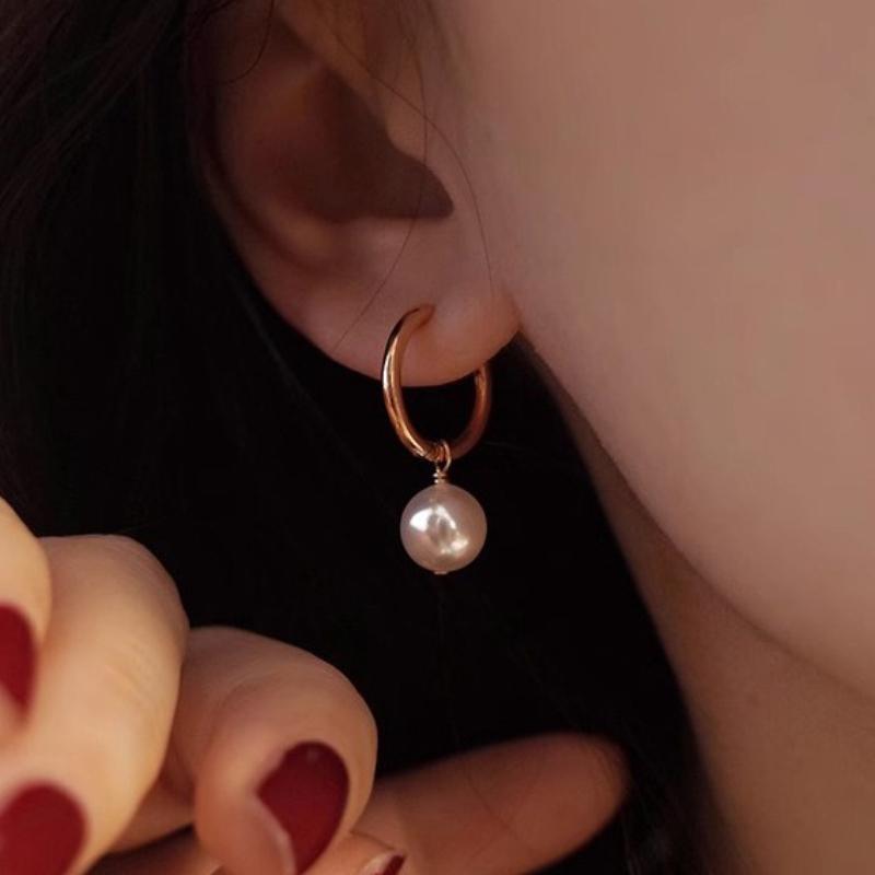 Retro Simple Senior Circle Pearl Earrings Small Exquisite Temperament Versatile Light Luxury Fashionable and Versatile Earrings