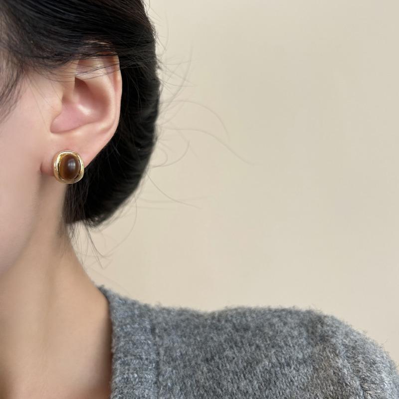 Vintage Retro Tiger Eye Stone Stud Earrings For Women Unique Niche Design Jewelry
