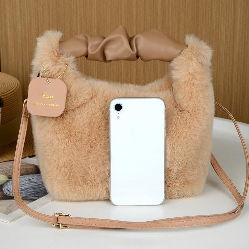 Fashionable Plush Messenger Bag Imitation Fur Women's Bag Autumn and Winter Retro Handbag Lady Plush Handbag Party 2024