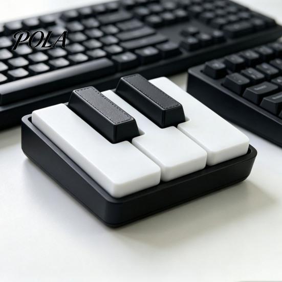 Commuter Stress Toy 2Pcs Keychain Pendant, 3D Printed Mini Piano Keys Relief Toy, Smooth Buttons Musical Key Chain with Metal Ring, Black White Design