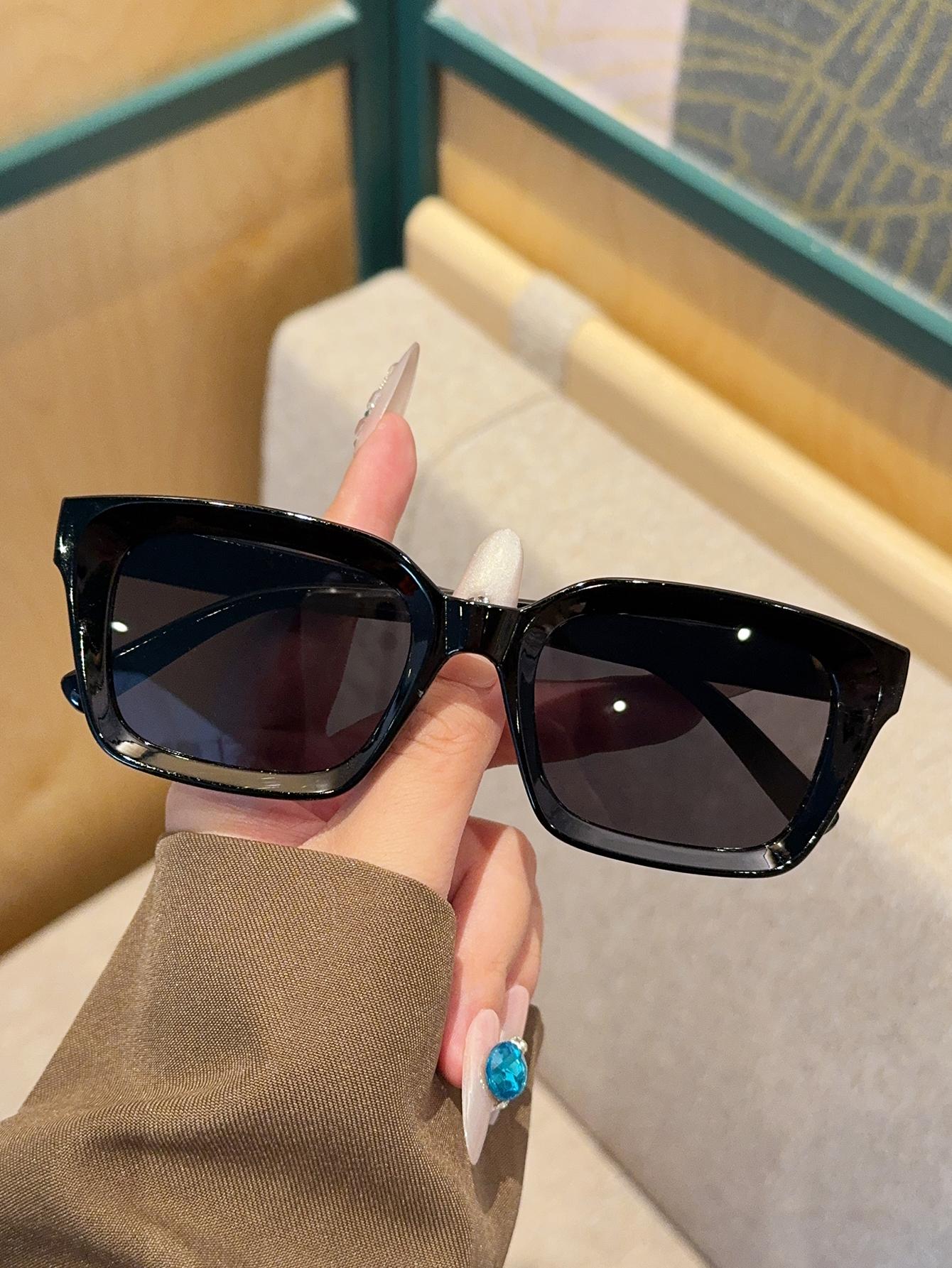

1Pc New Fashion Women s Square Black Sunglasses Retro Fashion Trendy High-End Style Essential Glasses for Holiday Outings