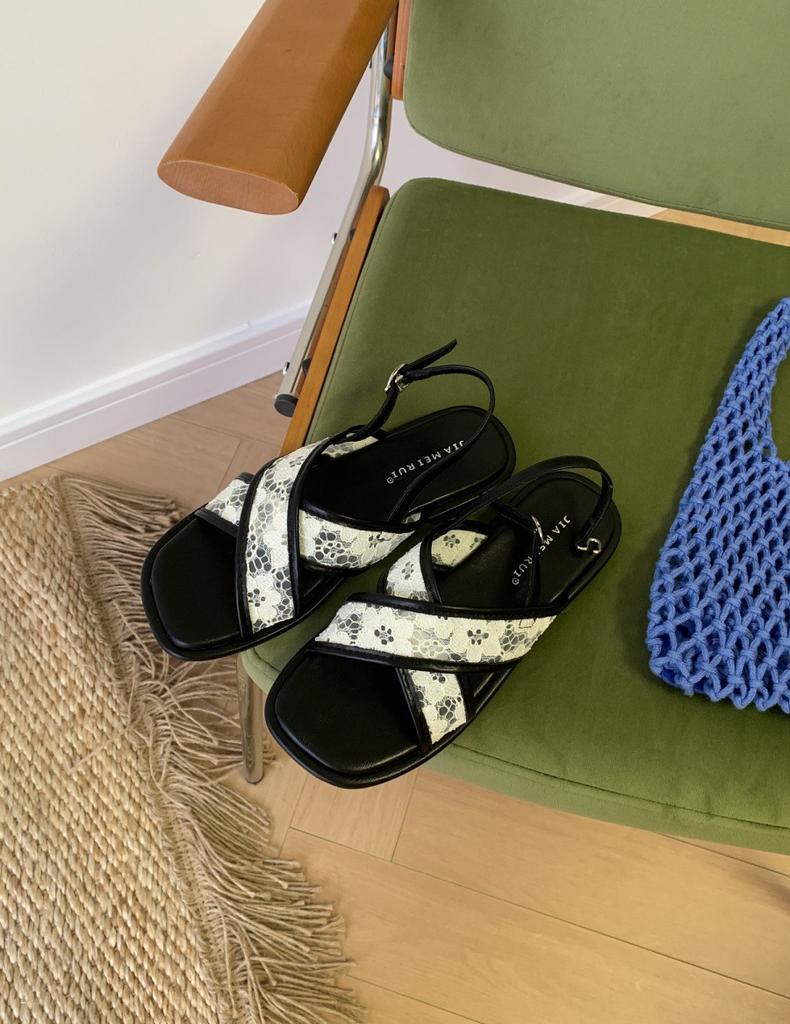 Flat-bottomed Black Sandals Cool Slippers Women's Vacation Shoes Summer High-end New Outer Wear Korean Sequins