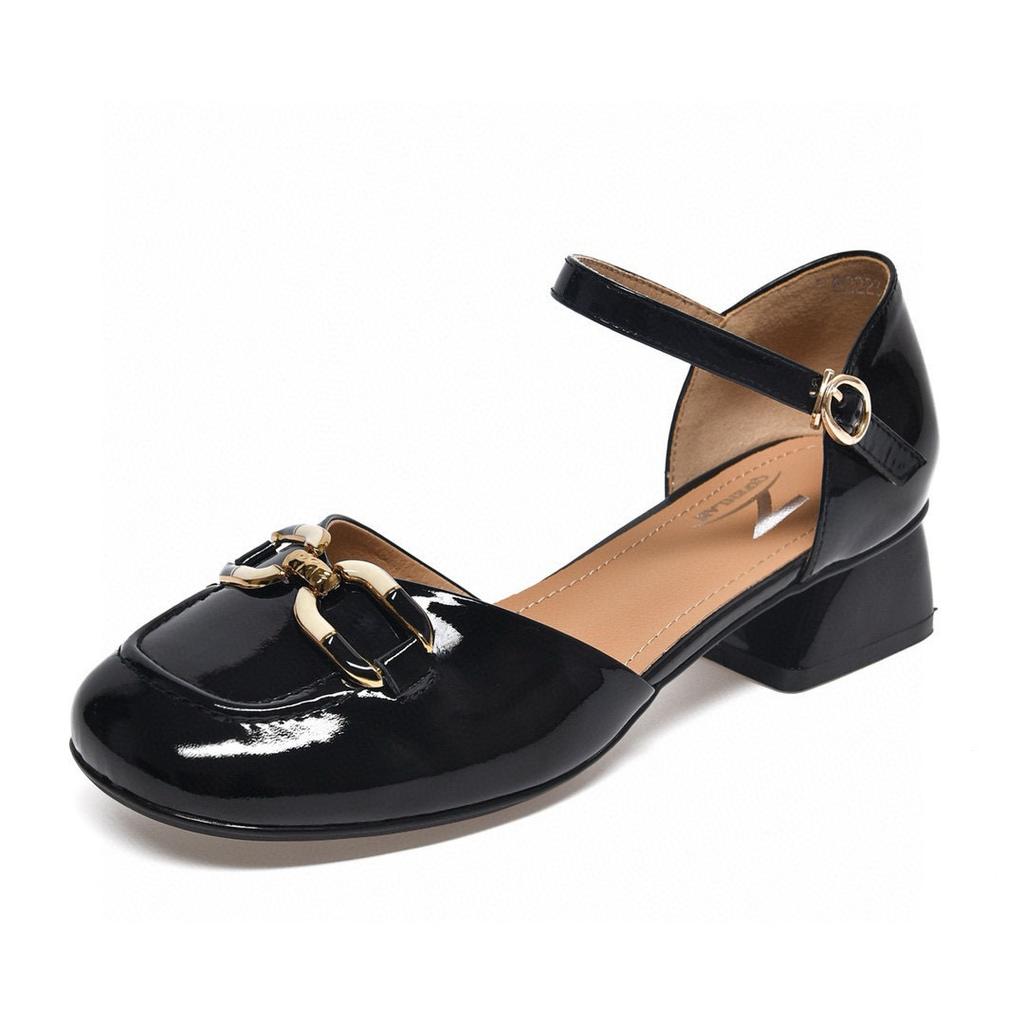 Flat-soled sandals women's summer round head with low heels women's shoes literary and retro patent leather bag head hollow sandals