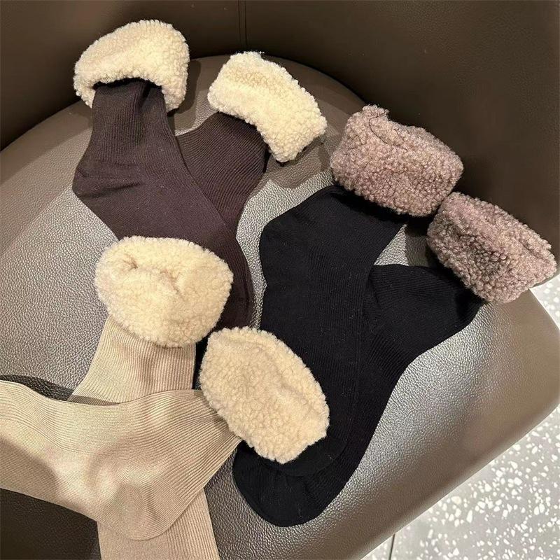 

Niche European Flanged Splicing Lamb Wool Socks Medium Tube Socks Trendy Socks Thermal And Fleece Stacking Socks one size кавовий