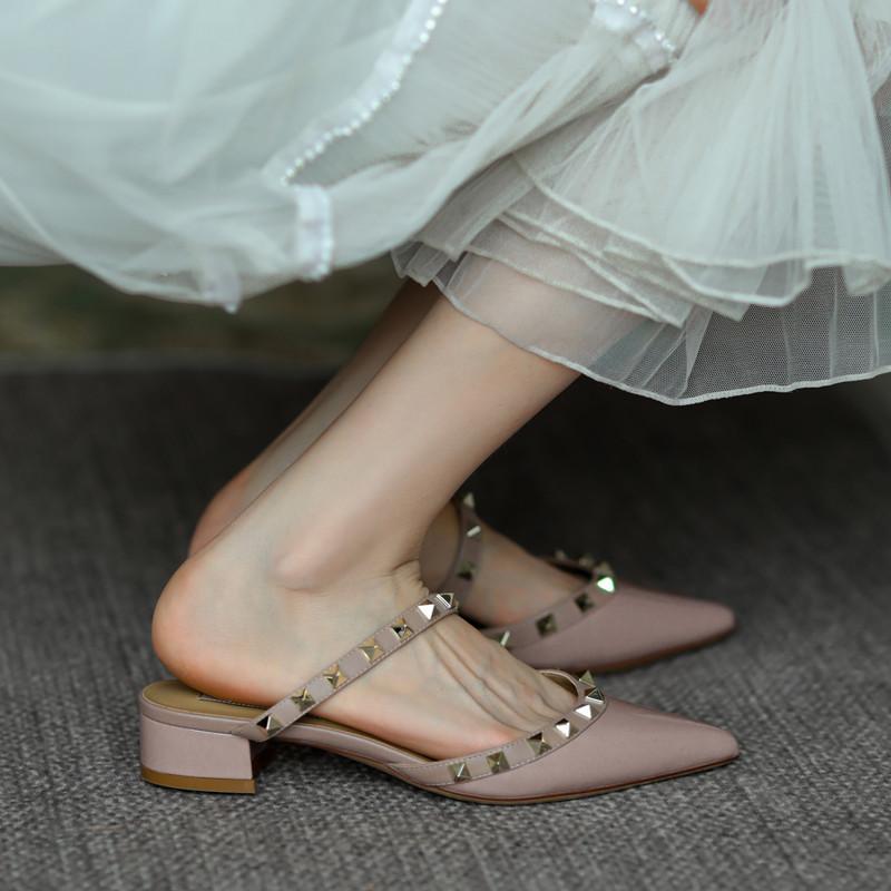 Summer new versatile willow thick heel middle heel shoes rivet pointed half drag sandals women's bag head outer wear women's shoes