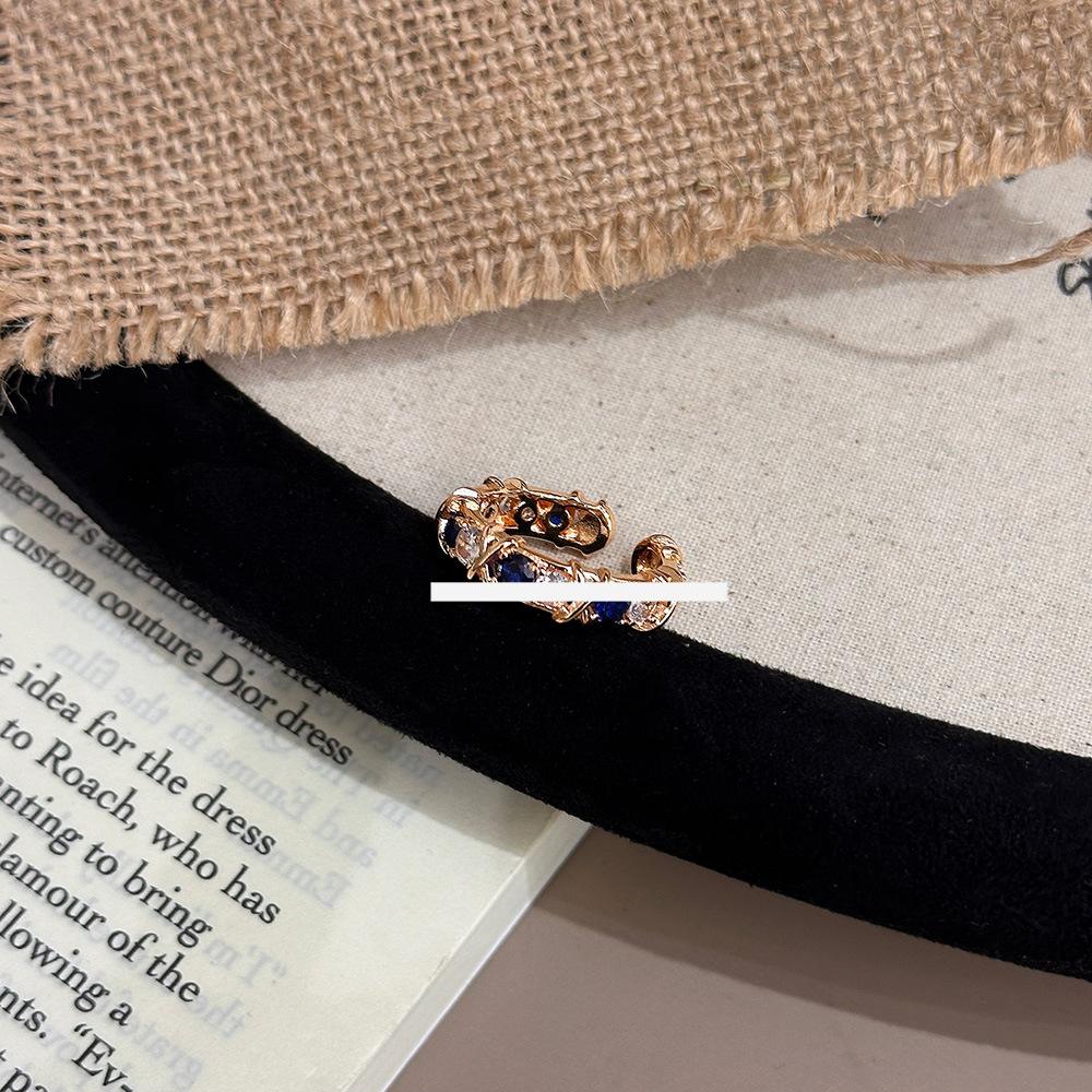 Xiaohongshu роскошный дизайн в стиле знаменитостей, укороченный топ, цепочка на шею с круглым полым кулоном, женская универсальная цепочка