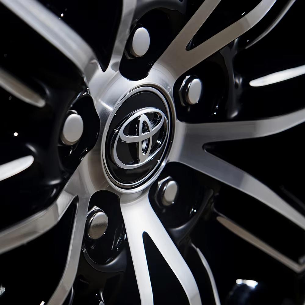 Toyota 2026 Nowe Kołpaki 4 szt. 56 mm 62 mm Nakładka na Środek Koła Samochodowego Toyota Prius Avensis Rav4 Land Cruiser Aur Naklejka Samochodowa
