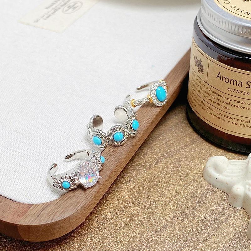 Court Style Two-Color Imitation Turquoise Daisy Open Ring Light Luxury Niche Retro Design High-End Sense Stacked Ring