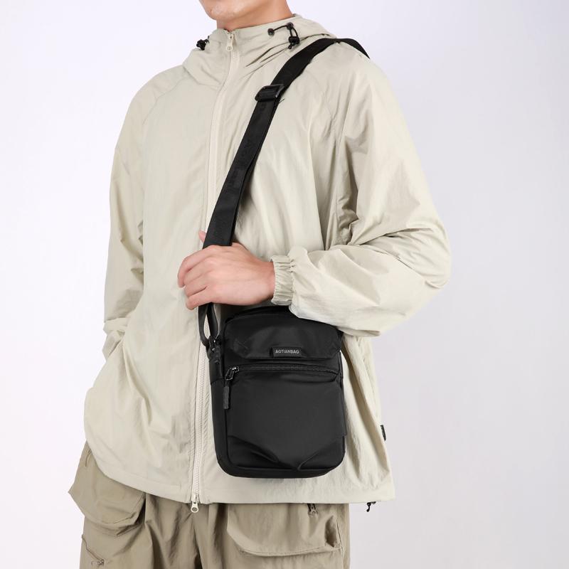 Fashion Men Small Shoulder Bags High Quality Mini Messenger Bag for Men Stylish Leisure Men's Shoulder Bags