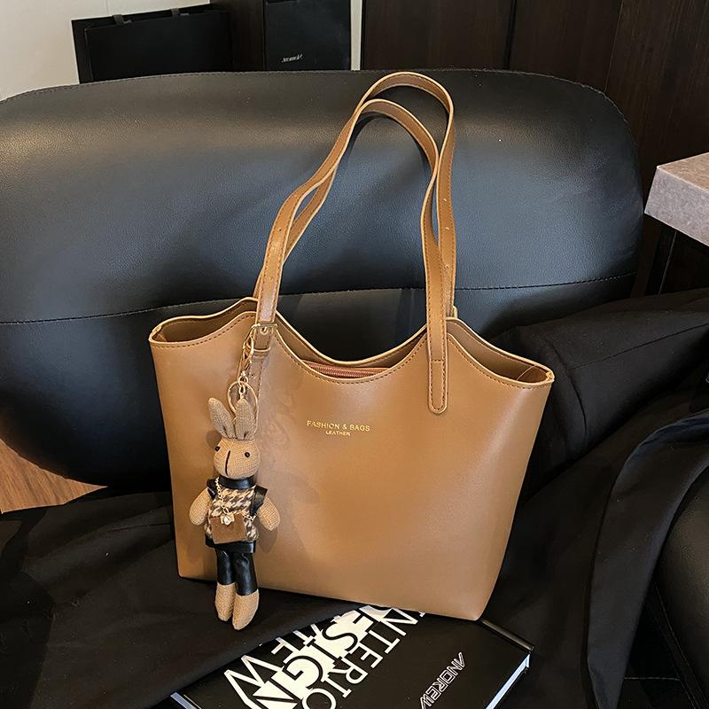 Retro Bag Women's Large-capacity New Autumn and Winter Versatile Simple Shoulder Bag Fashionable Commuter Tote Bag