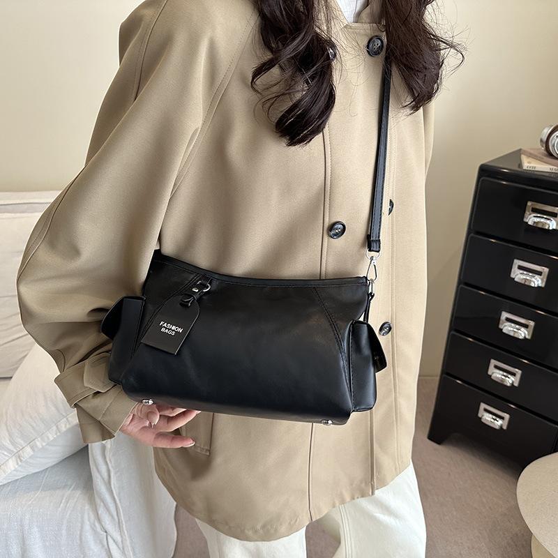 Korean Fashi Large Capacity Crossbody Bag Women Fashiable and Versatile Shoulder Bag Elegant Casual and Simple Baguette Bag